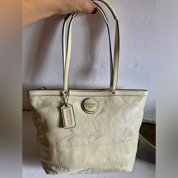 COACH Signature C patent leather tote - Picture 1 of 11
